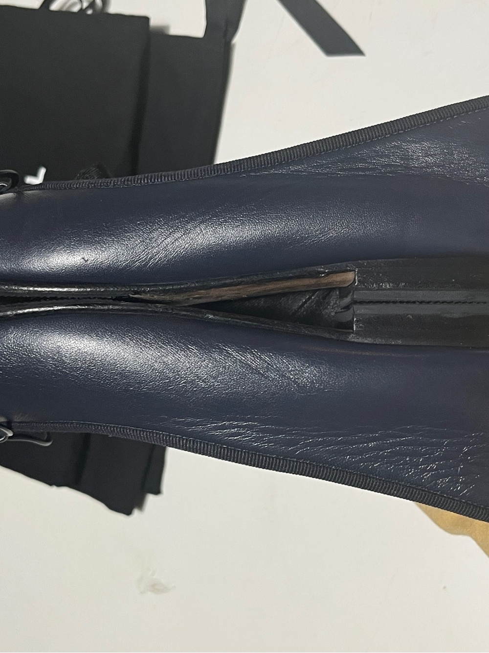 Chanel navy Black Leather Ballet Flats with CC Logo - Picture 5 of 11